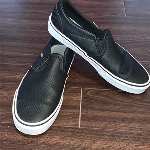 Black low top vans